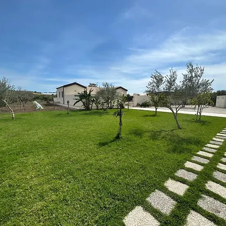 In Mit Terrasse- Gemeinsamem Pool Und Garten By Interhome